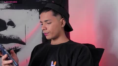 Snapshot of avaggi chatting on 11/03/25, 11:04 Avaggi online show from 11/03/25, 11:04