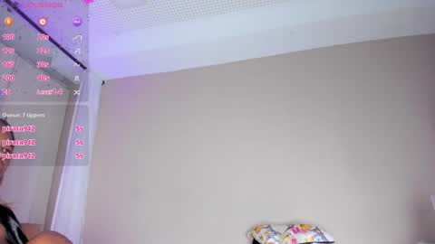 Snapshot of avajamess_ chatting on 04/26/26, 08:01 EVA online show from 04/26/26, 08:01