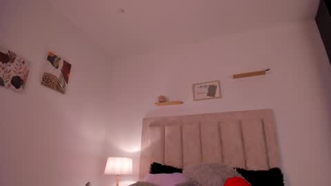 Avaline Help me reach 100 likes TRANSMISSION EVERY DAY FROM 39 PM online show from 02/14/25, 03:22