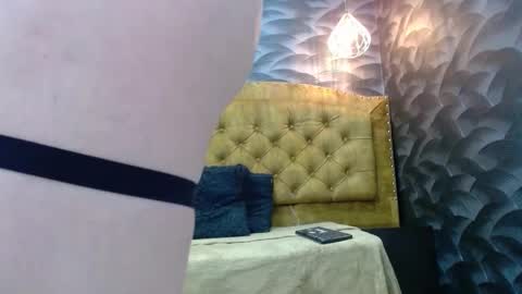 avanahomi online show from 09/17/25, 02:57