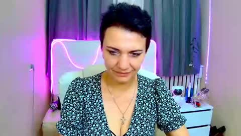 avasaturnian online show from 09/14/25, 06:23