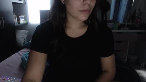 Snapshot of ave_negra_ chatting on 02/26/25, 10:53 ave_negra_ online show from 02/26/25, 10:53