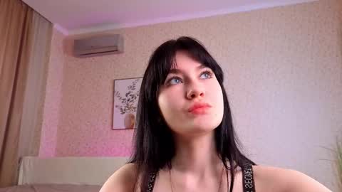 Snapshot of avelorialove chatting on 02/01/26, 10:25 avelorialove online show from 02/01/26, 10:25