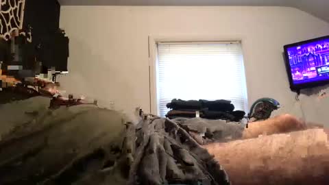 Snapshot of average_stag chatting on 09/23/25, 10:24 average_stag online show from 09/23/25, 10:24