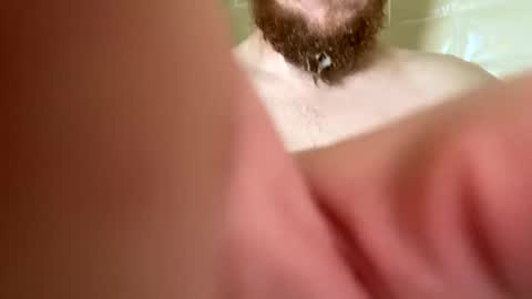 Snapshot of averagebar chatting on 09/17/25, 03:46 averagebar online show from 09/17/25, 03:46