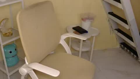 Rhian online show from 10/18/25, 04:04