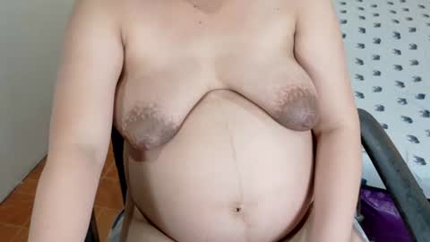 Snapshot of avery_7 chatting on 11/25/25, 04:29 avery_7 online show from 11/25/25, 04:29