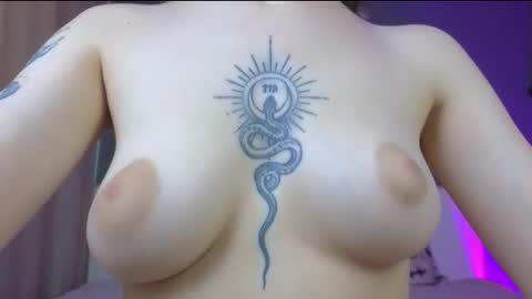 Snapshot of avgustina_love chatting on 10/29/25, 08:49 avgustina_love online show from 10/29/25, 08:49