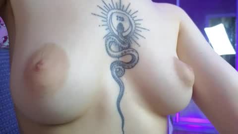 Snapshot of avgustina_love chatting on 04/09/26, 01:16 avgustina_love online show from 04/09/26, 01:16