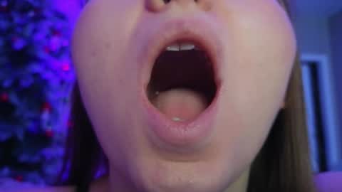 Snapshot of avgustina_love chatting on 05/20/26, 09:37 avgustina_love online show from 05/20/26, 09:37