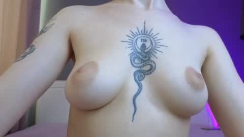 Snapshot of avgustina_love chatting on 06/17/26, 10:06 avgustina_love online show from 06/17/26, 10:06