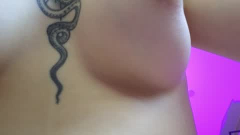 Snapshot of avgustina_love chatting on 07/04/26, 08:53 avgustina_love online show from 07/04/26, 08:53