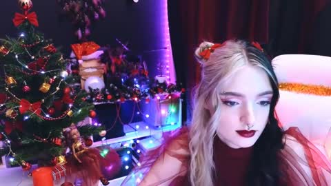 Avriel online show from 12/26/24, 02:44