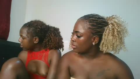 avian_babe1 online show from 07/16/26, 10:54
