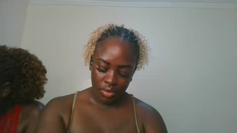 avian_babe1 online show from 07/22/26, 10:23