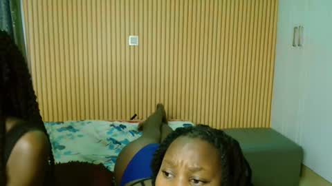 Snapshot of avian_talya chatting on 11/11/25, 04:01 Avian online show from 11/11/25, 04:01