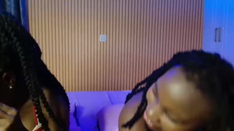 Snapshot of avian_talya chatting on 11/19/25, 03:45 Avian online show from 11/19/25, 03:45