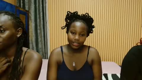 Snapshot of avian_talya chatting on 12/13/25, 09:09 Avian online show from 12/13/25, 09:09