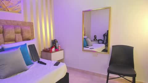 AVIS  online show from 10/17/25, 07:49