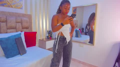 AVIS  online show from 11/12/25, 06:19