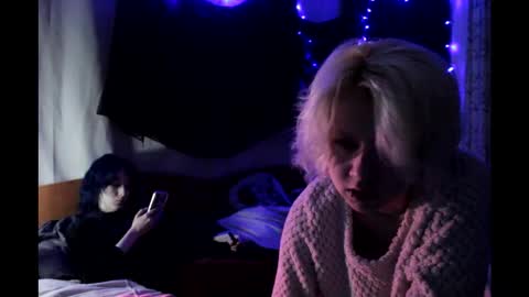 Avny online show from 10/10/25, 02:54