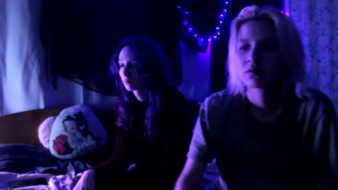 Avny online show from 10/31/25, 02:34