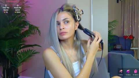 AVRILL CYRUX online show from 11/11/25, 07:08