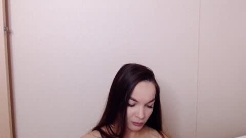 Snapshot of avrora_lew_ chatting on 02/16/25, 07:49 Avrora Inst online show from 02/16/25, 07:49