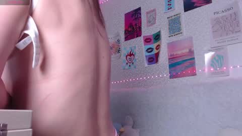 Snapshot of avrora_sweetyme chatting on 10/19/25, 06:19 avrora_sweetyme online show from 10/19/25, 06:19