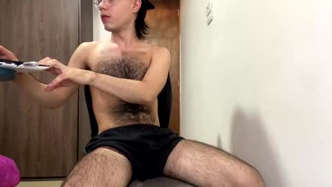 Snapshot of aw0052 chatting on 12/13/25, 10:37 AndrewXxl independent online show from 12/13/25, 10:37