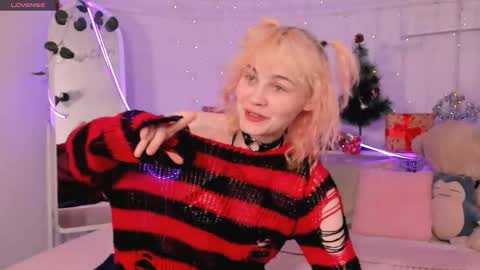 Snapshot of awawrin chatting on 12/14/25, 09:41 Awi online show from 12/14/25, 09:41