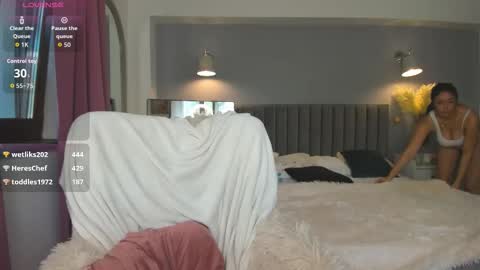 Jolie online show from 09/22/25, 07:10