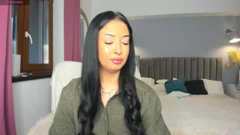 Jolie online show from 11/11/25, 06:13