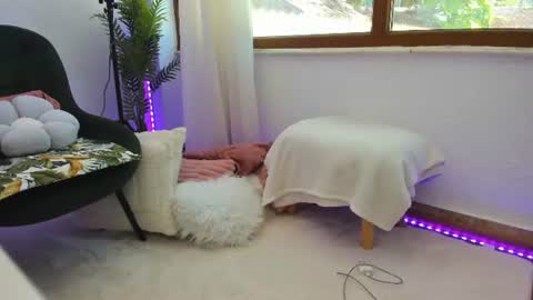 Jolie online show from 07/11/26, 09:45