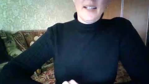 Snapshot of awesomeladyy chatting on 10/19/25, 11:22 awesomeladyy online show from 10/19/25, 11:22