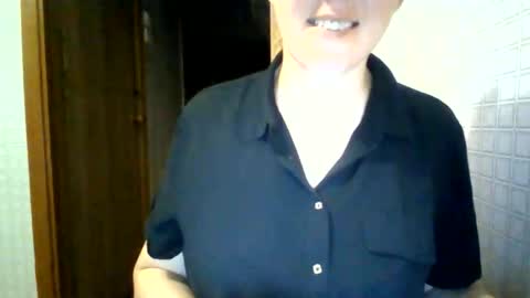 awesomeladyy online show from 06/08/26, 07:58