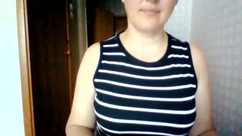 awesomeladyy online show from 06/11/26, 08:23