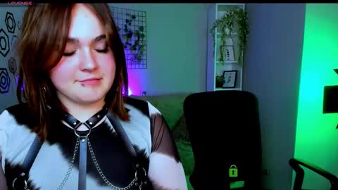 Snapshot of awesomemonica chatting on 10/12/25, 09:36 monica online show from 10/12/25, 09:36