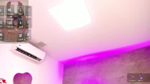 Snapshot of axaras chatting on 10/22/25, 11:54 Axara online show from 10/22/25, 11:54