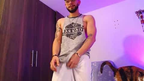 Independiente Model online show from 12/16/25, 06:35
