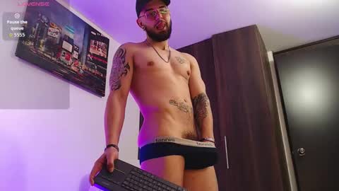 Independiente Model online show from 03/12/26, 08:15