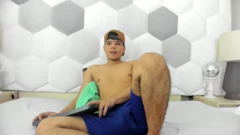 Snapshot of axel_forte chatting on 11/18/25, 02:43 Axel Forte online show from 11/18/25, 02:43