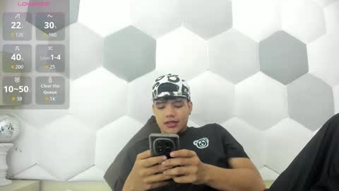 Snapshot of axel_forte chatting on 12/15/25, 01:15 Axel Forte online show from 12/15/25, 01:15