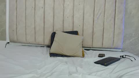 axel_grays online show from 03/08/25, 03:45