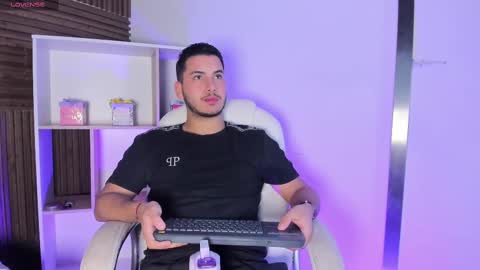 axel_grey_ online show from 11/02/25, 01:24