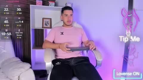 axel_grey_ online show from 11/16/25, 11:49