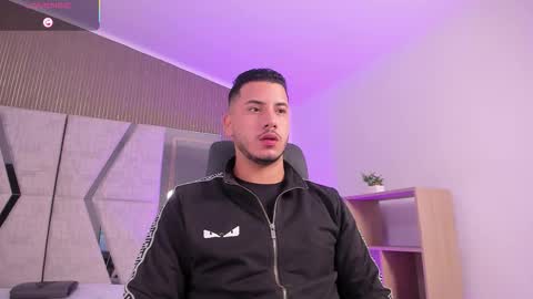 axel_grey_ online show from 01/11/26, 12:32
