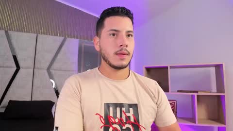 axel_grey_ online show from 02/12/26, 12:55