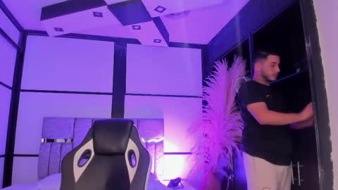 axel_grey_ online show from 06/07/26, 05:22