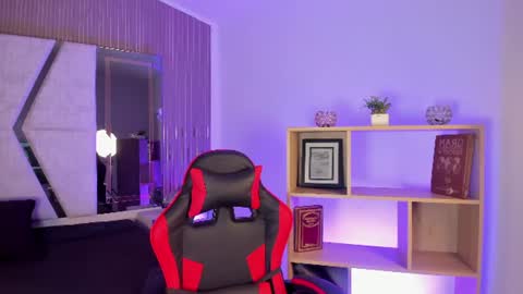 axel_grey_ online show from 07/11/26, 12:41